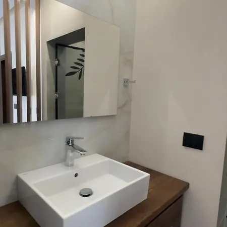 Jons & Grace Velipojë