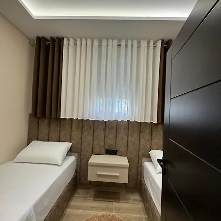 Jons & Grace Aparthotel *