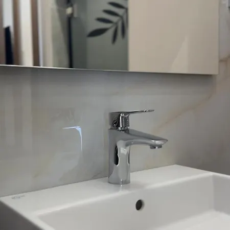 Jons & Grace Velipojë