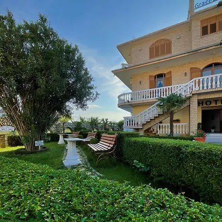 Apart Otel Jons & Grace