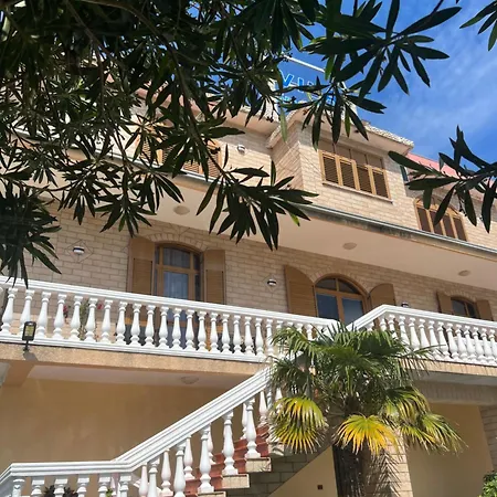 Jons & Grace Lejlighedshotel