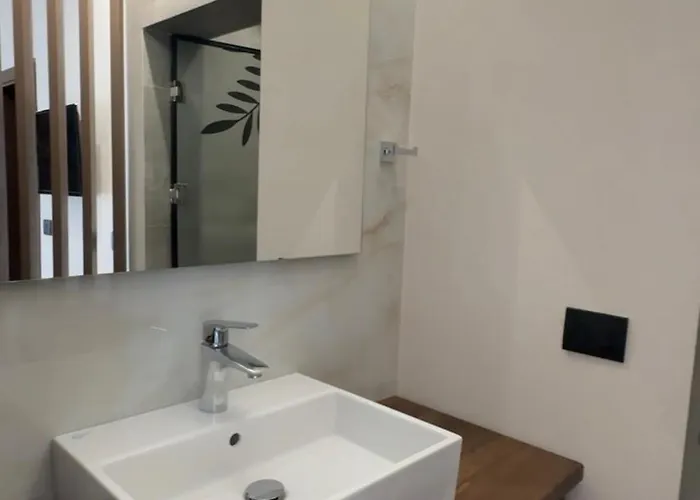 Jons & Grace Velipojë