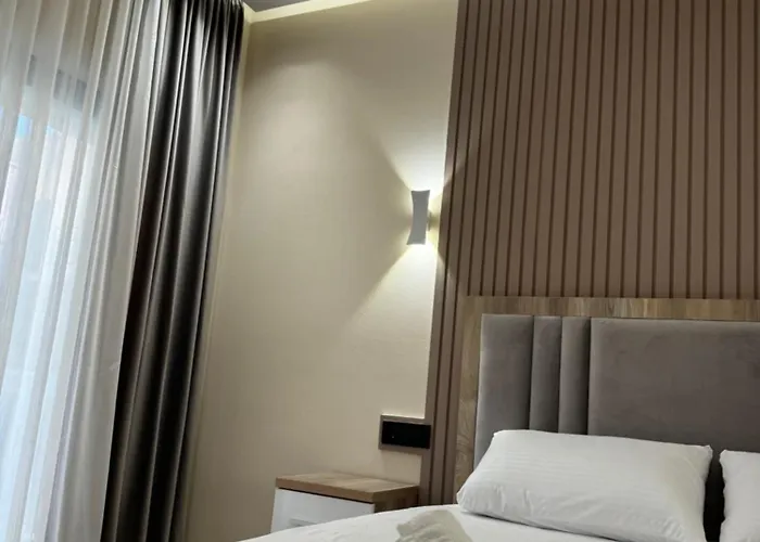 Jons & Grace Velipojë